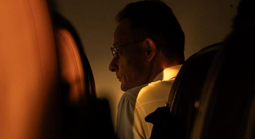 Készül a mentőöv? Szijjártó soron kívül Szerbiába utazott