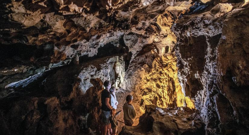A horrorbarlang titka: nőket és gyerekeket faltak fel 45 ezer éve