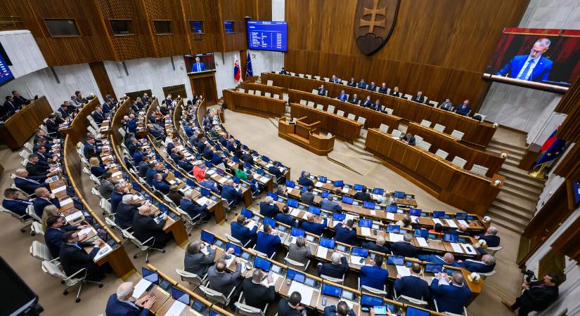 Gyorsított eljárásban döntenek a Bejelentővédelmi Hivatal beszántásáról