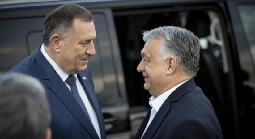 Együtt járt a Karmelitában a boszniai szerb köztársaság leköszönő, ügyvezető és hivatalba lépő államfője