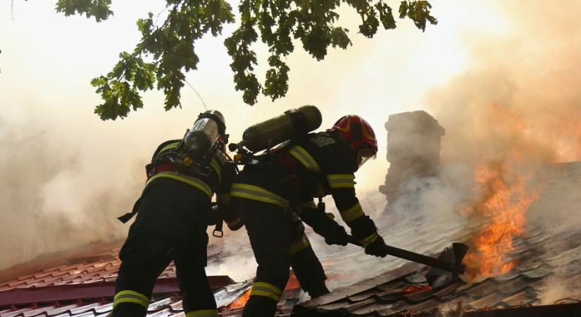 Kigyulladt egy lőszerraktár – Nagy a kár, kilövőtöltetek alkatrészei égtek el