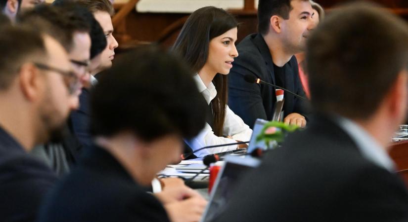 Szentkirályi Alexandra: Nem lehet, hogy hatévnyi pénzelherdálással nem számol el a főpolgármester