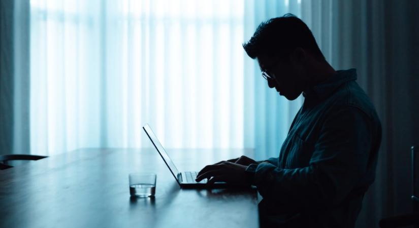 Könnyen csalás áldozata lehet az, aki bedől a mesterséges intelligenciának