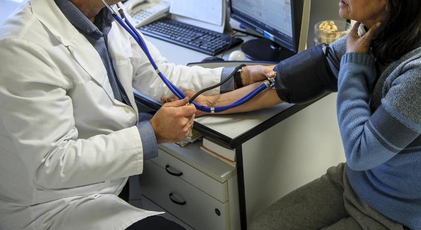 Súlyos veszély leselkedik a magyar orvosokra – riasztó eredményeket hozott egy friss kutatás