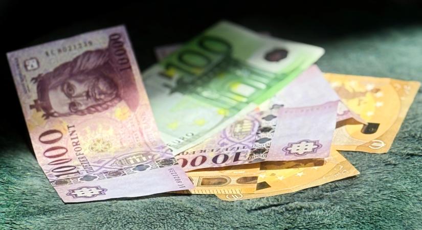 Erste: 2026 végén is maradhat a 385-ös szint környékén a forint euróval szembeni árfolyama