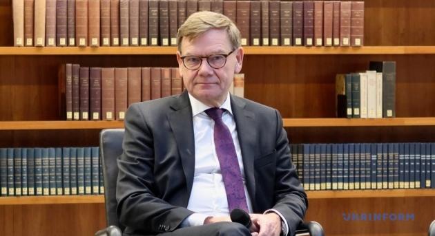 Wadeful a béke megteremtéséről Ukrajnában: a fő probléma Putyin hiánya a tárgyalóasztalnál