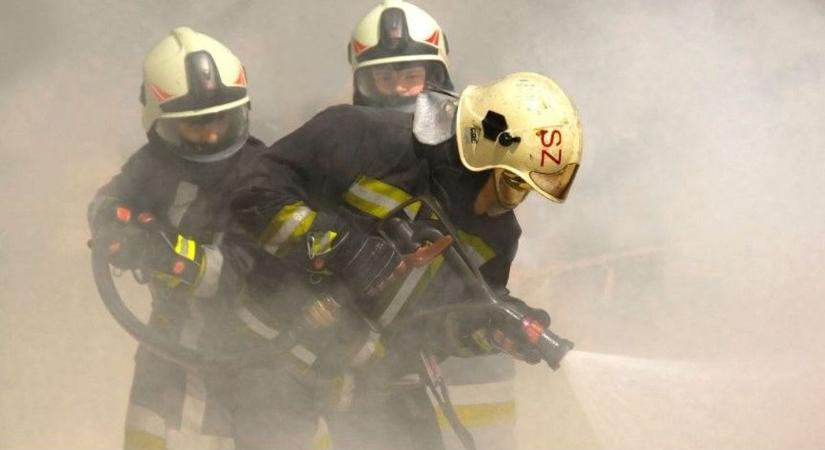 Egy átlagos napon 18 otthon gyullad ki, advent idején még több