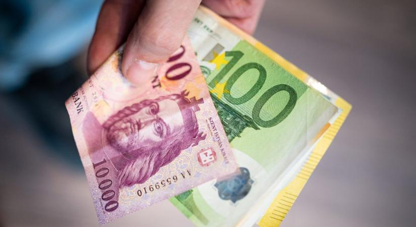 Erste: tartósan erős maradhat a forint, jövőre is