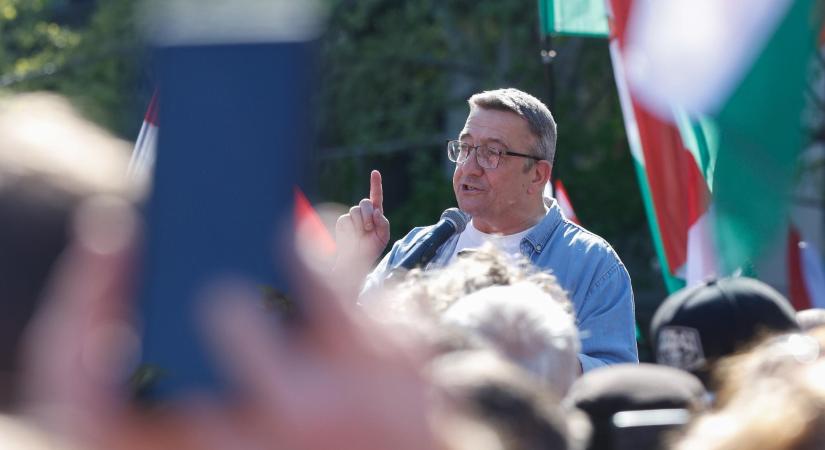 Bayer Zsolt Margaret Thatchert idézve: "A kommunistákkal az a baj, hogy mindig kifogynak a mások pénzéből"