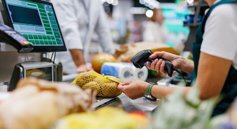 Kismamát gyerekkel nem engedek előre: elszabadultak az indulatok a bolti sorok miatt