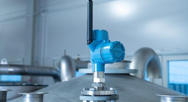 A világ első WirelessHART sugárzó radaros szintmérője