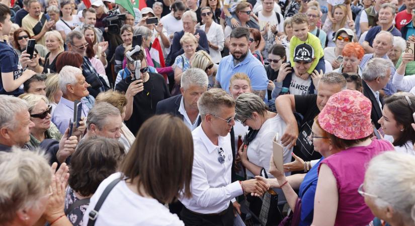 Medián: Zárult az olló a Tisza és a Fidesz között