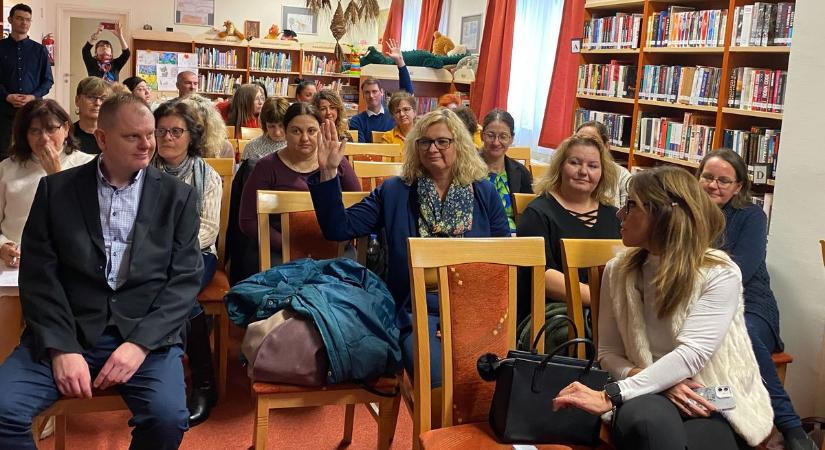 Kistelepülések könyvtárai új lendületet kapnak: Ágasegyházán mutatták be a legújabb könyvtári kihívást és közösségi programokat – fotók