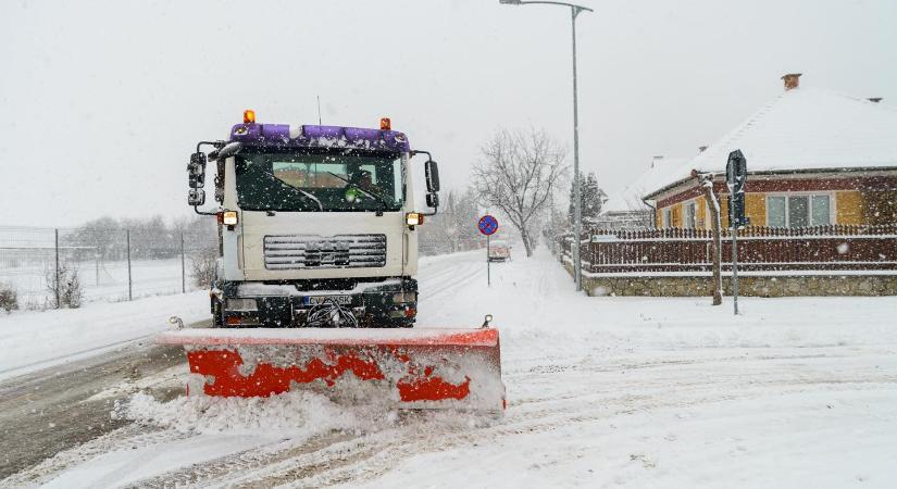 Felkészültek a hó elleni harcra: megvan a téli útfenntartási terv Háromszéken
