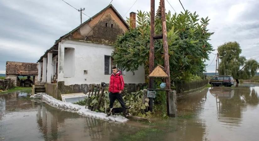 Árvízkészültség: megkezdődött a magyar családok kitelepítése