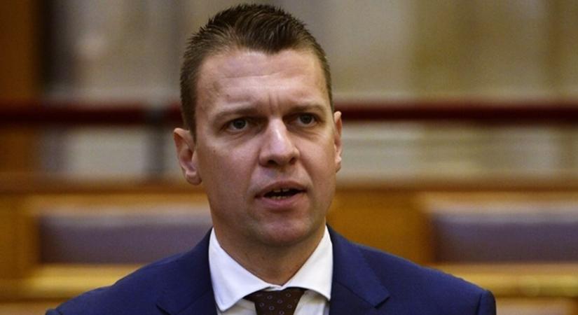 Menczer Tamás: von der Leyen és Weber háborút akarnak