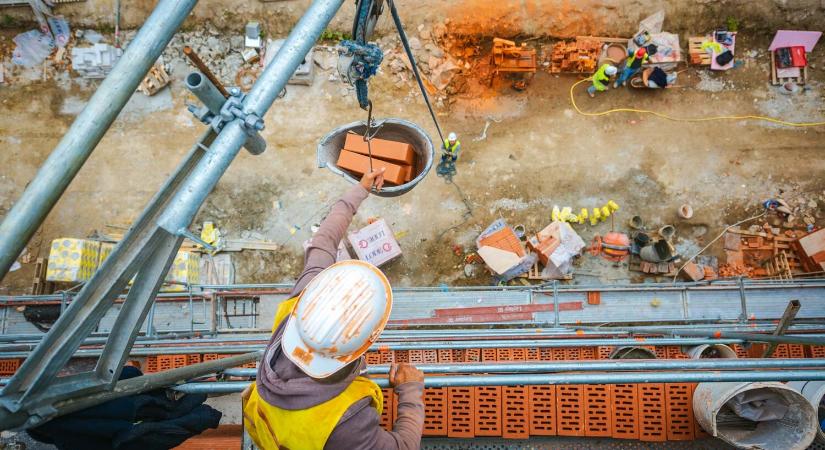 Növekvő tudatossággal hallatják hangjukat az építőipari szereplők a digitális csatornákon