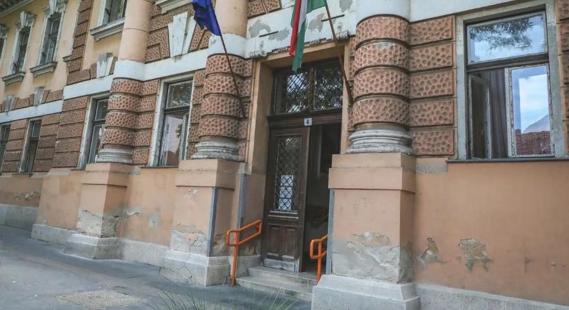 A börtönből fenyegette meg a bírót, ki kellett üríteni az épületet