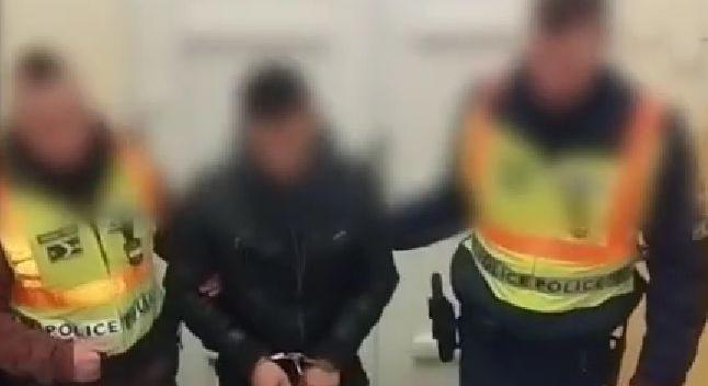 Késsel rabolt Hajdúböszörményben