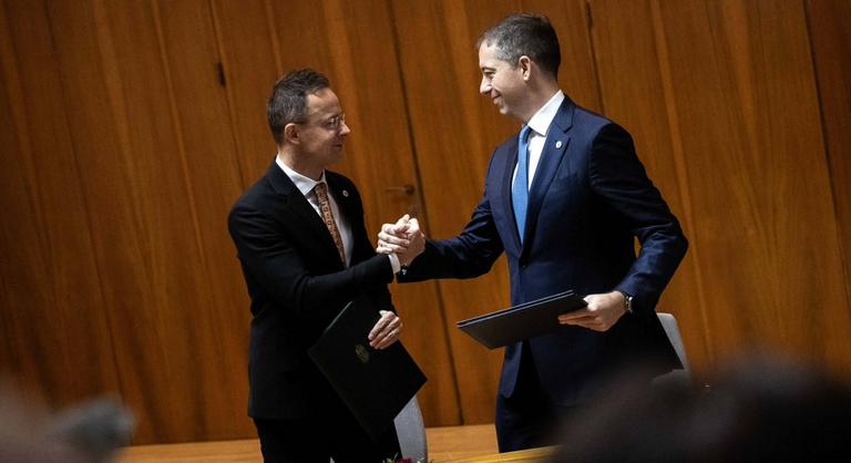 Szijjártó Péter: Szerb EU-s tagság igen, ukrán EU-s tagság nem