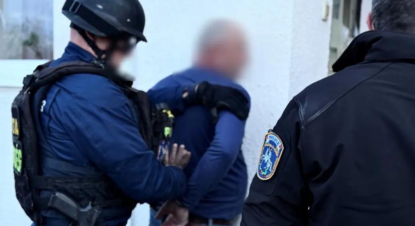 Fűkaszáért és láncfűrészért gyilkolta meg idős ismerősét egy férfi Komádiban