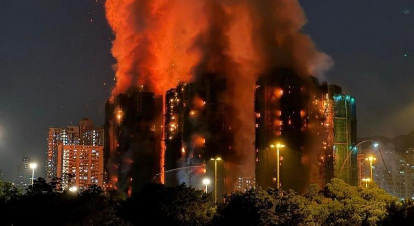 Pokoli jelentek: a lángok martaléka lett egy teljes lakónegyed – többen életüket vesztettét (VIDEÓ)