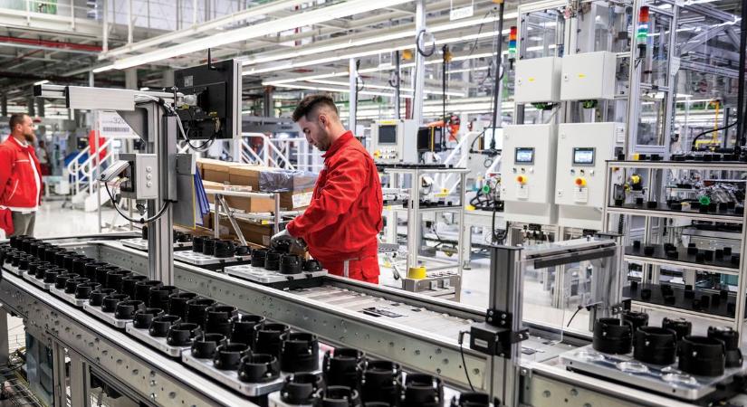 Több ezer milliárd forintnyi adót szedne be a vállalkozásoktól a Tisza