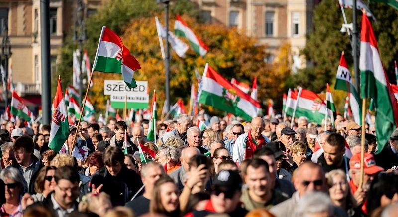 Kiderült, mit tekintenek a magyar fiatalok alapvető nemzeti jelképnek (SZAVAZZ!)