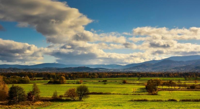 Csütörtökön már hosszabb időre kisüthet a nap, Te is fogsz kapni belőle?