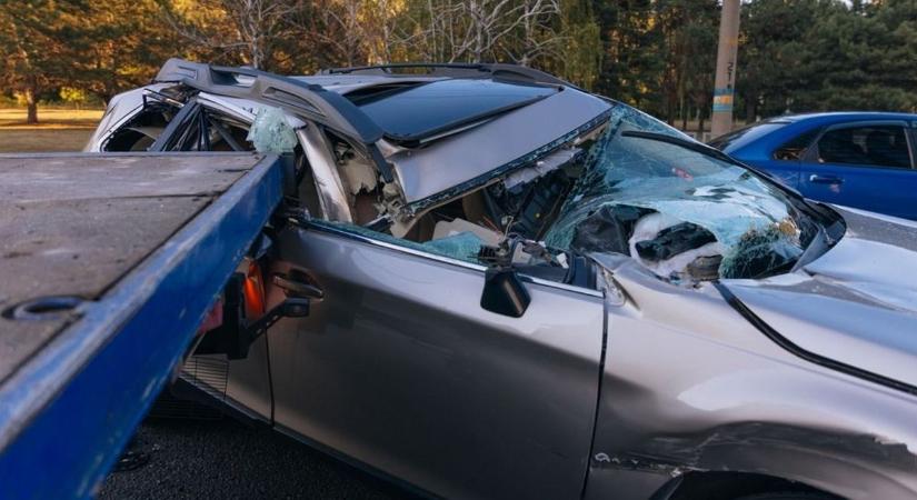 Kamion és autó ütközött a 4-esen: jobb, ha elkerüli a szakaszt