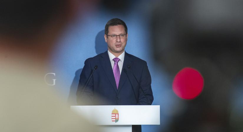 Bejelentésekkel érkezik a kormány