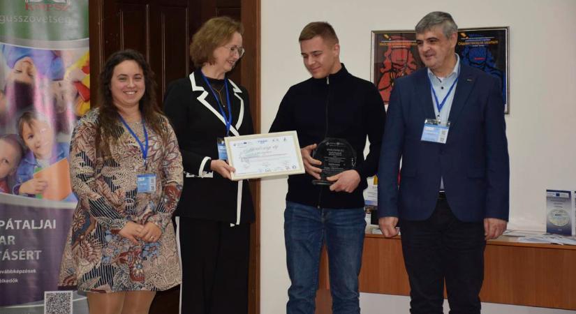 Határon átnyúló nyelvi akadálymentesítés - Kiválósági díjakat vehettek át