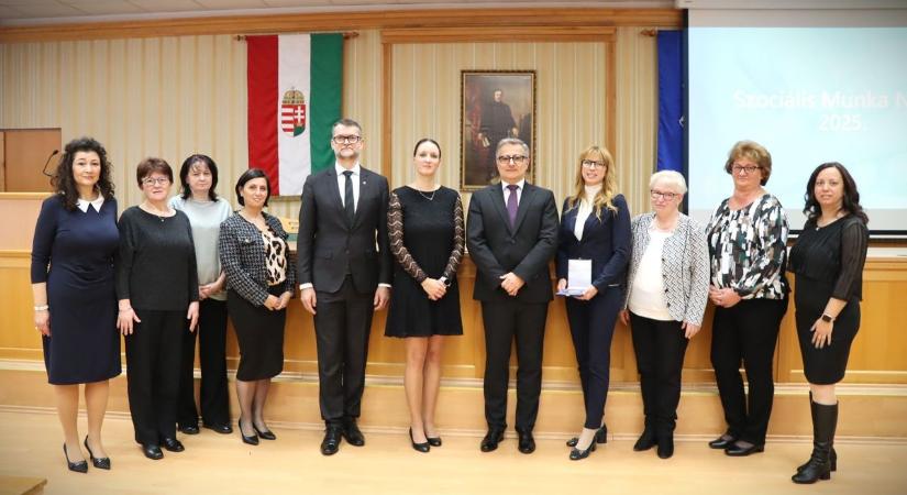 A humánum nagykövetei: a szociális szférában dolgozó zalai szakembereket díjazták. Gratulálunk! (galéria)