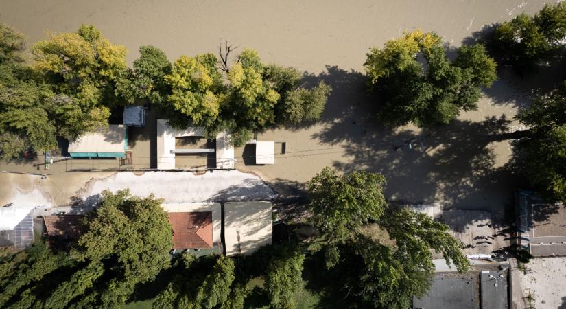 Kritikus a helyzet, hatalmas árhullám zúdul le a magyar folyókon