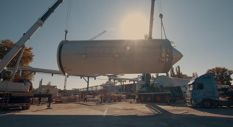 Történelmi beruházás a Drehernél: új erjesztőtartályok kerülnek a kőbányai mélybe