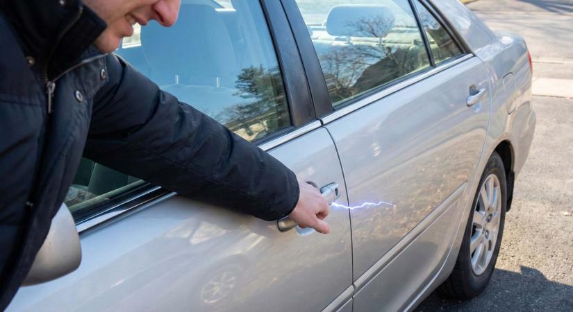 Így kerülheted el hogy megrázzon az autód kiszálláskor