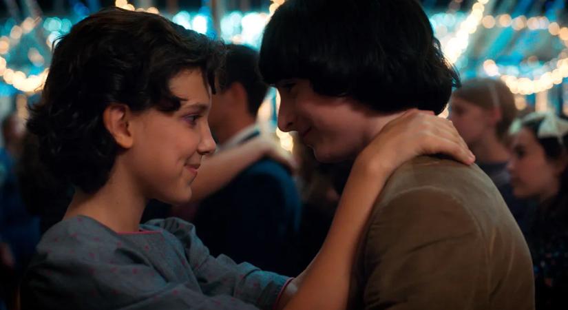 A Stranger Things sztárjai között a kamerákon kívül is izzik a levegő - Íme a sorozat szerelmespárjai!