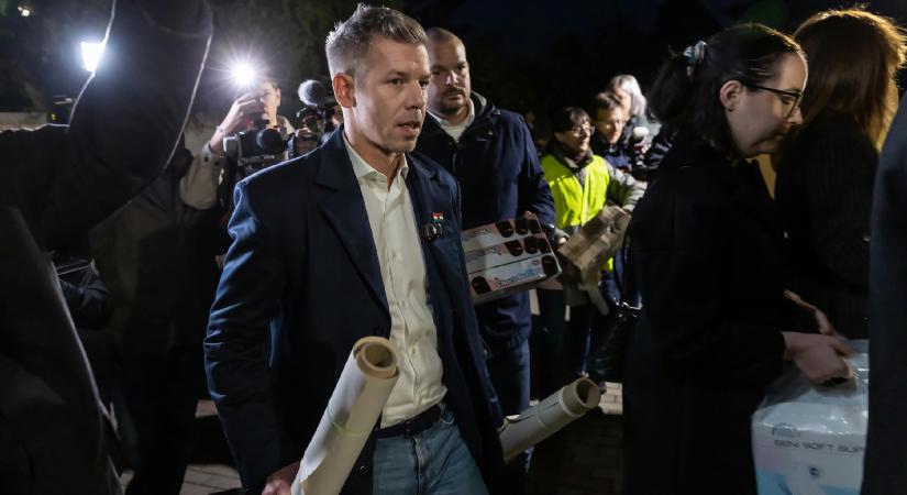 Magyar Péter szállítja a politikai lírát, a Fidesz feltűnően hosszan kivár