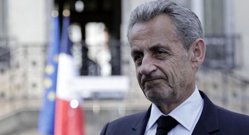 Nicolas Sarkozy ki-be járkál a börtönből: jogerősen elítélték a volt francia elnököt egy teljesen új ügyben is