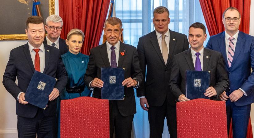 Ismertette az új cseh kormány névsorát az államfővel Andrej Babiš