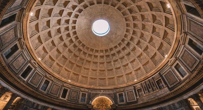 A láthatatlan Pantheon 9 méteres szeme életre kel Rómában