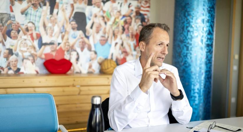 Elmondta a Google magyarországi vezetője, hogyan próbálják kiszűrni a trükkösen közzétett politikai hirdetéseket