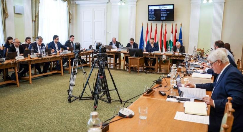 Szolnoki közgyűlés: az építményadó mértéke és a polgármester illetménye is nőhet