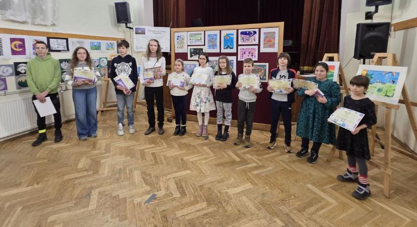 Rajzkiállítás a Vörösberényi Polgári Olvasókör szervezésében