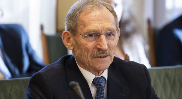 A kormány a drogok „művekben” való említését is korlátozná