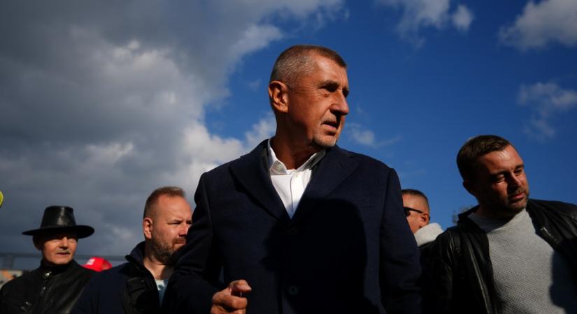 Babiš átadta a miniszterjelöltjei listáját a cseh államfőnek