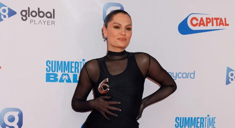 Rákküzdelme közepette vallott a gyönyörű énekesnő: különleges kötelék fűzi Katalin hercegnéhez