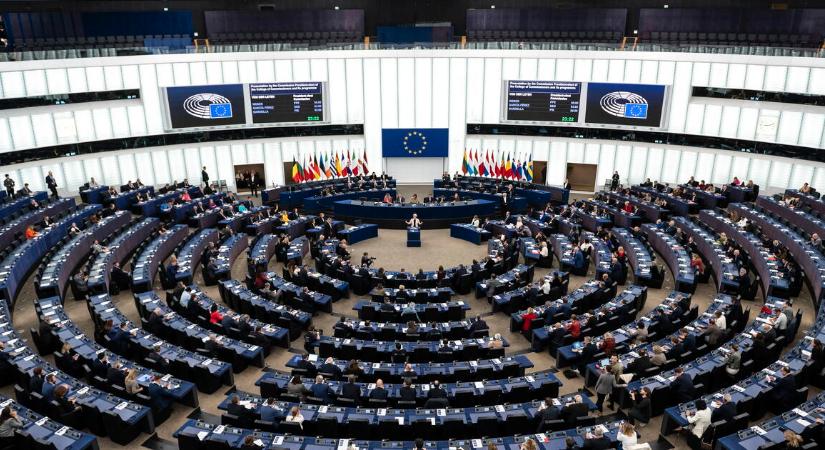 Meghúzzák a határt: betiltaná a gyerekeknek a közösségi médiát az Európai Parlament