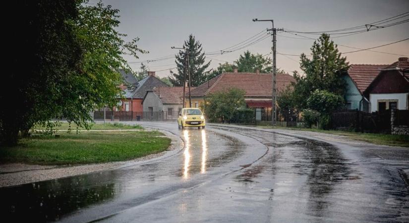 Íme 10 hasznos tipp a nedves, vizes úton történő vezetéshez