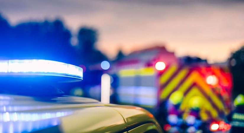 Öten utaztak az árokba borult autóban, egyikük sem csatolta be magát